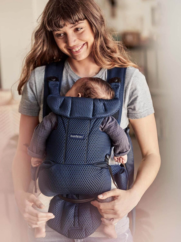 BabyBjörn Porta Bebé Move con Malla 3D para Mayor Comodidad - Azul Marino